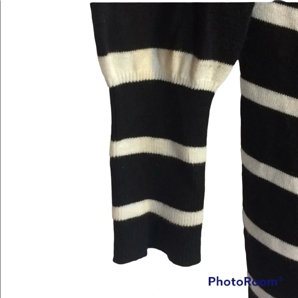 Striped Ruffled Cardigan - Picture 3 of 6